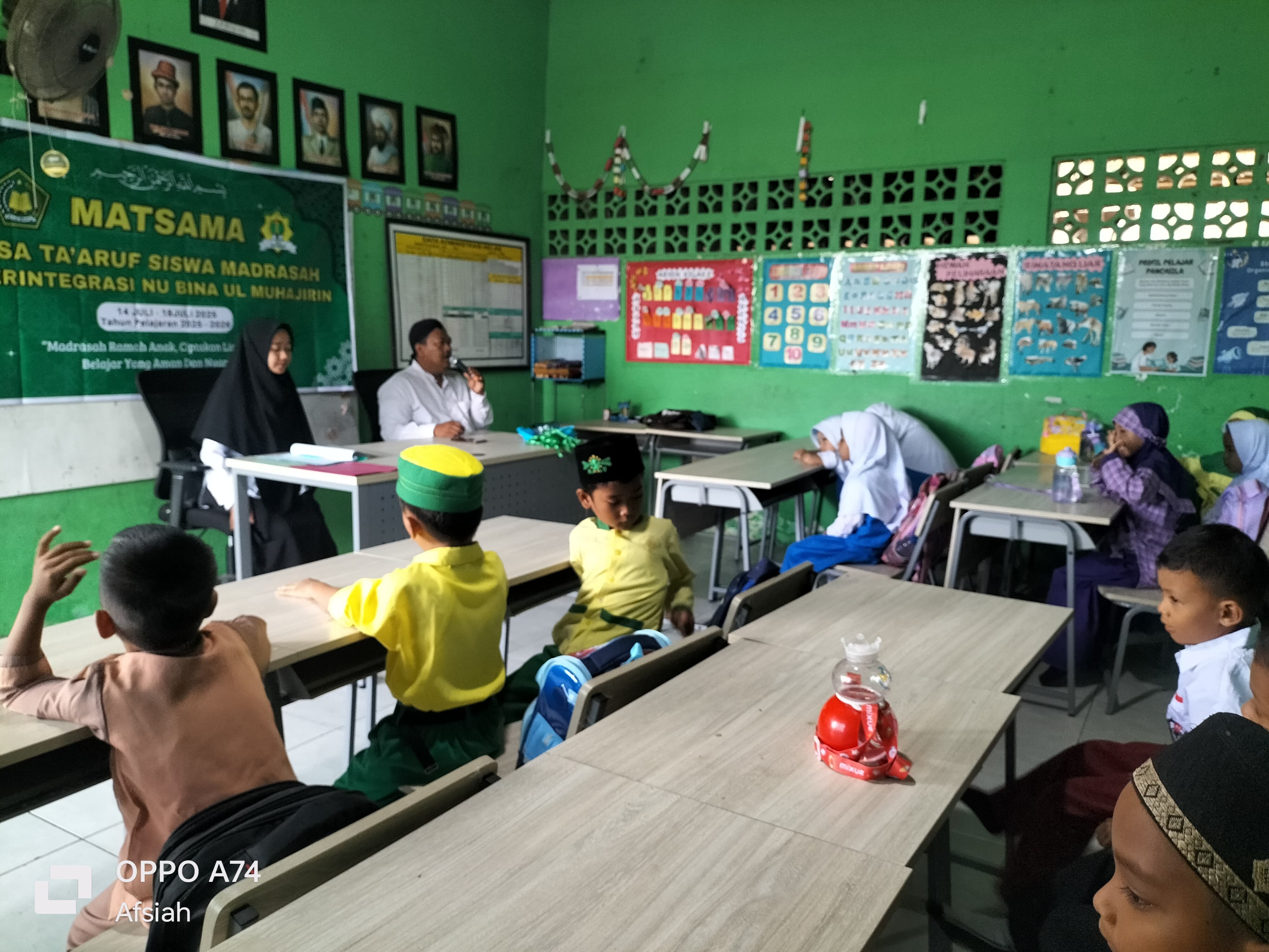 Dari Aula yang Hangat, Tumbuh Generasi Taat, Cerdas, dan Santun
